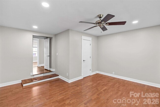 Building Photo - 182 Commodore Loop