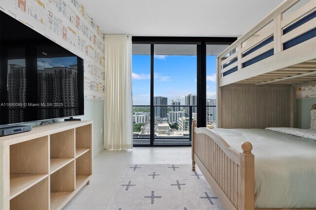 Building Photo - 1000 Brickell Plaza