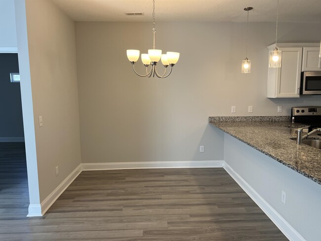 Building Photo - 711 Hobonny Lp