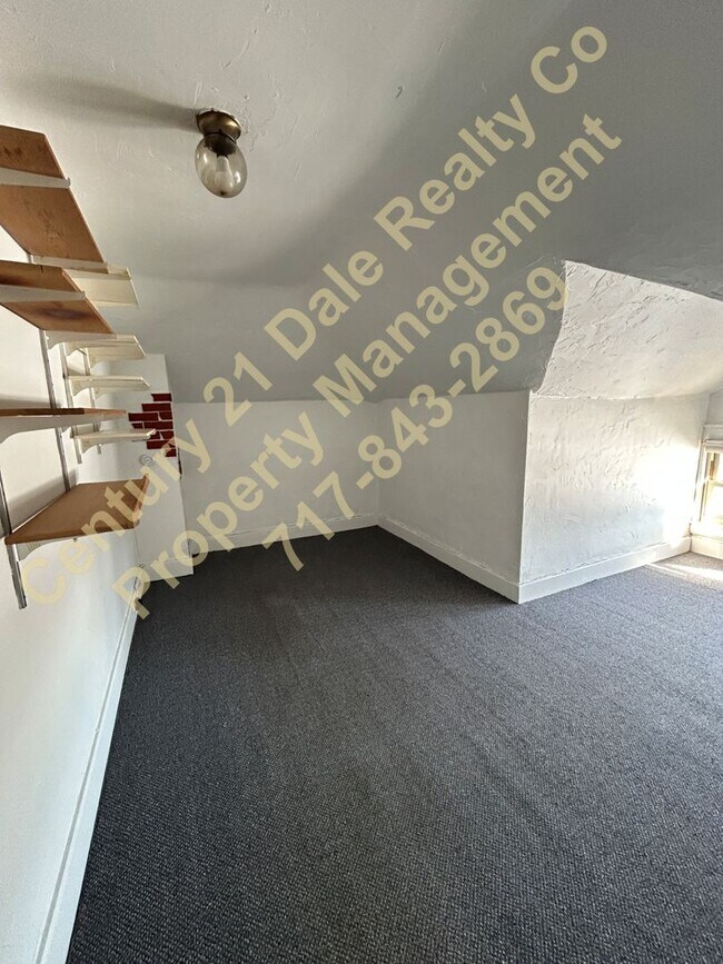 Building Photo - Beautiful 3 Bedroom 1 Bath Home in Dallastown Schools with a Large detached 2 Car Garage