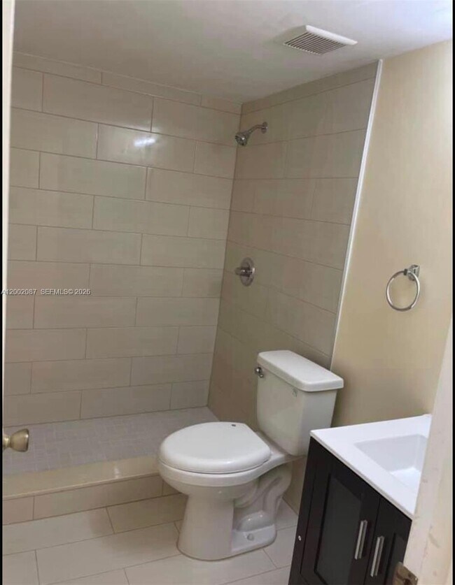 Building Photo - 6795 SW 132nd Ave