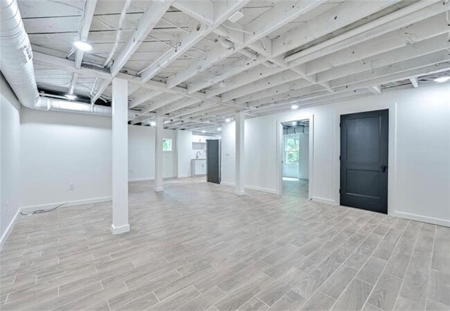 Building Photo - 2218 Belvedere Ave SW
