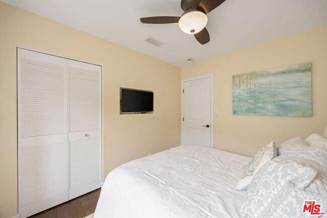 Building Photo - 1039 26th St