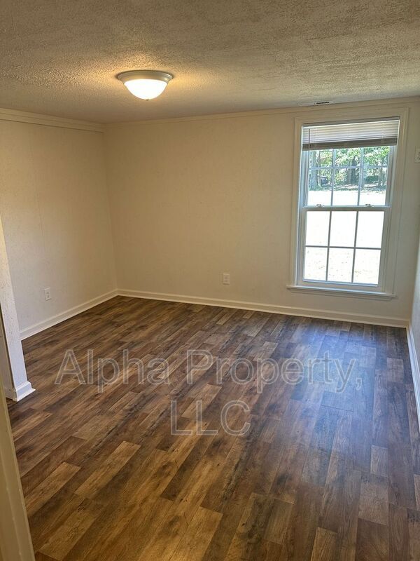 Building Photo - 6610 SC-81
