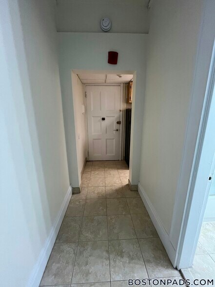 Building Photo - 62 Boylston St