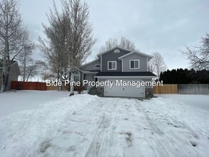 Building Photo - 1455 Fox Ct