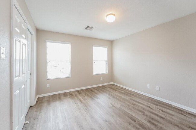 Building Photo - 4930 Jarl Ct