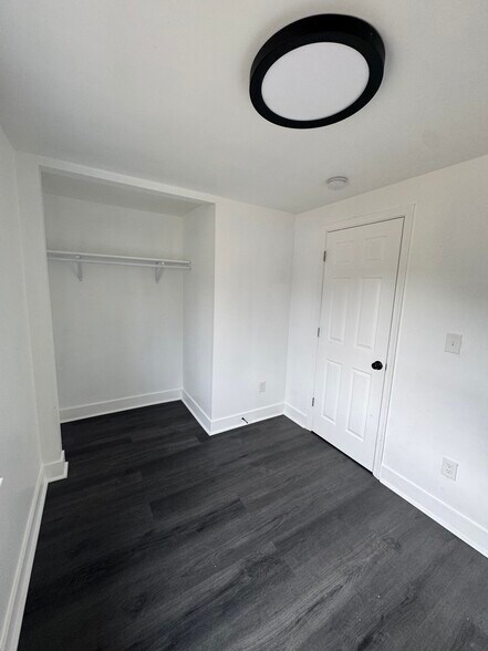 Building Photo - 550 Union School Rd