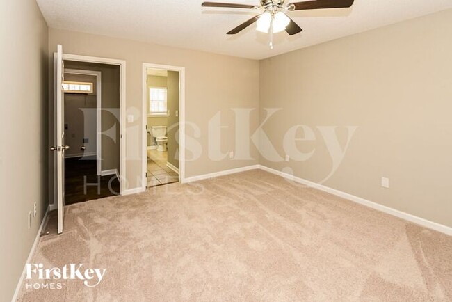 Building Photo - 203 Hickory Wood Dr