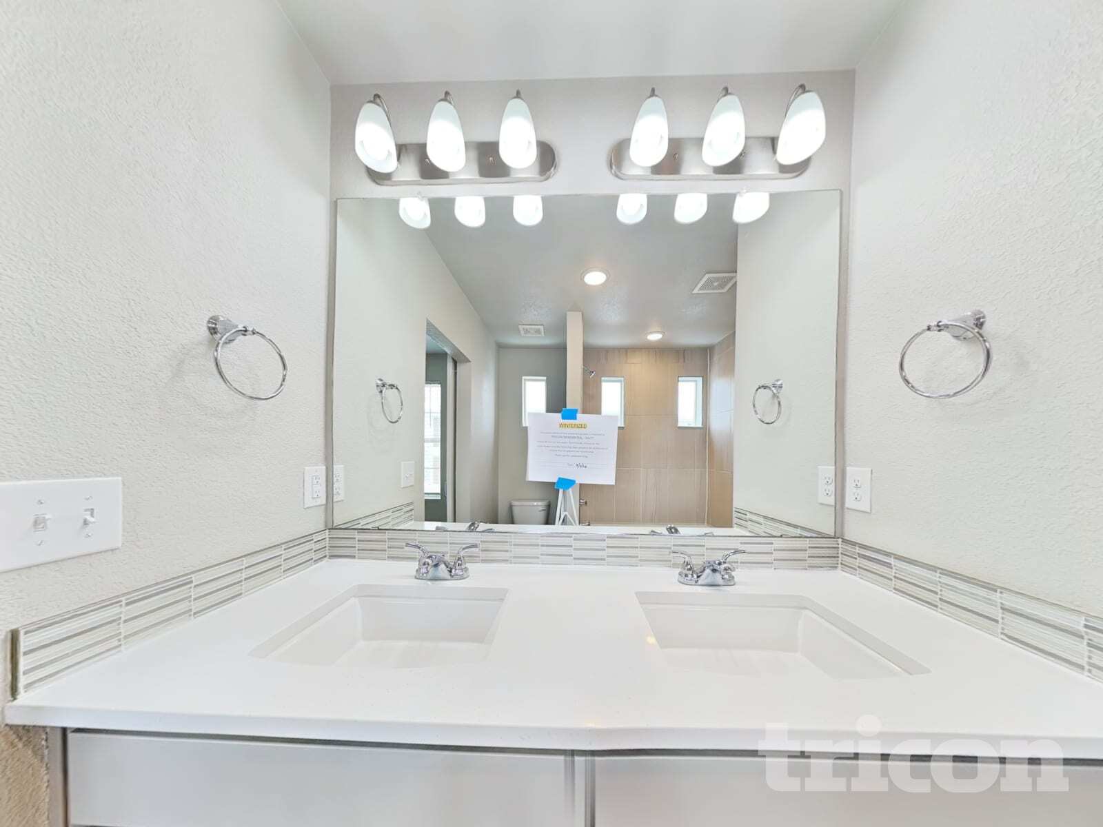 Building Photo - 10550 Waco St