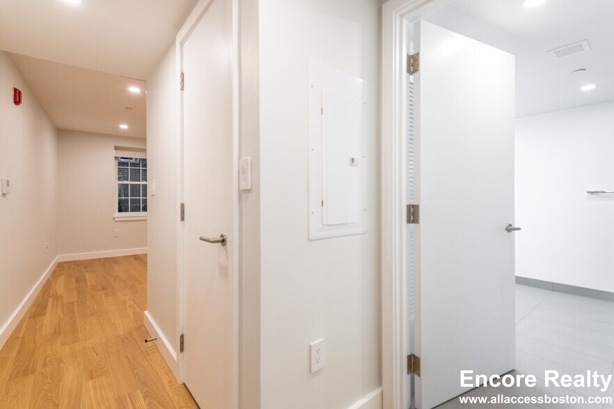 Building Photo - 22 Fleet St