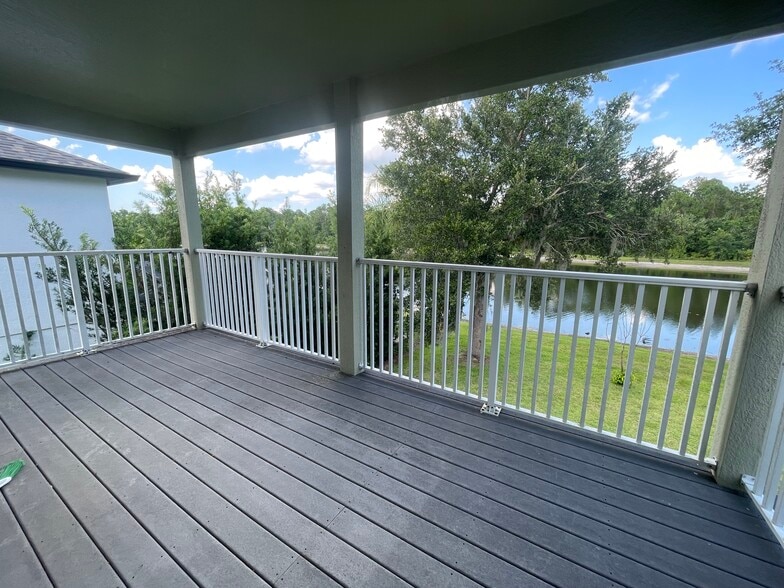 Building Photo - 9805 Portofino Dr