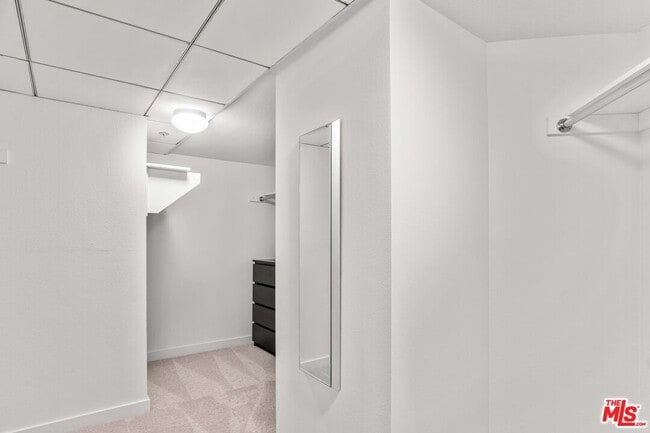 Building Photo - 13700 Marina Pointe Dr