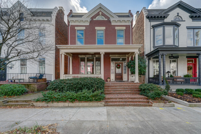 Building Photo - 1913 Hanover Ave