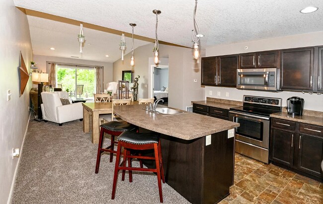 Building Photo - 2367 Twelve Oaks Dr