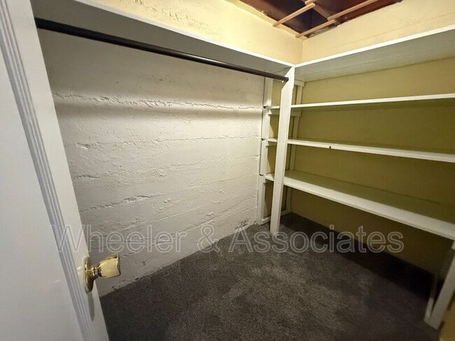 Building Photo - 810 W 300 N