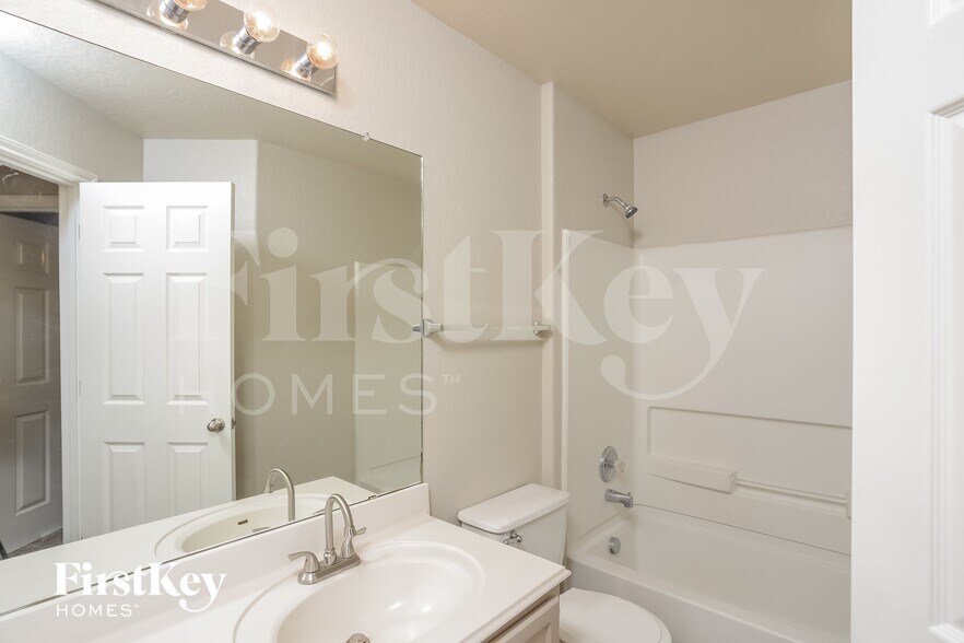 Building Photo - 10119 Roseangel Ln