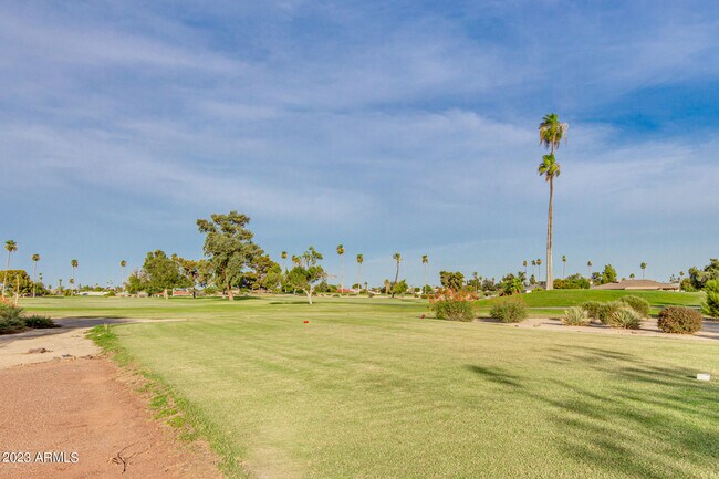 Building Photo - 10612 W Oakmont Dr