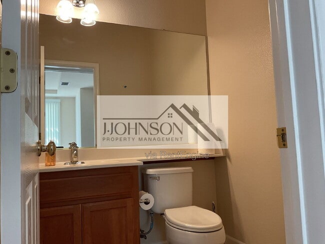 Building Photo - 2408 Victor Ct