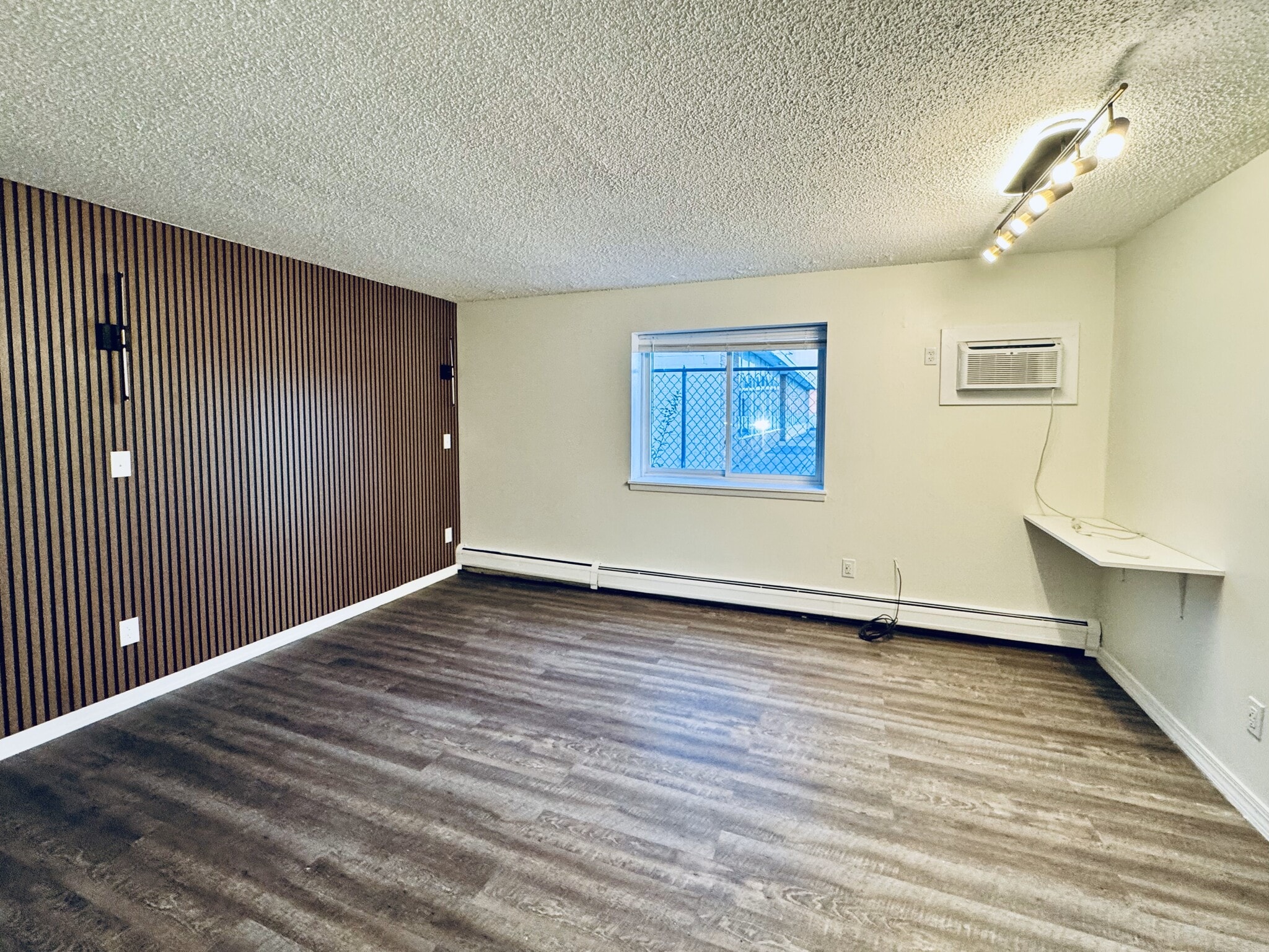 Work space - 1522 Mount Hope Ave