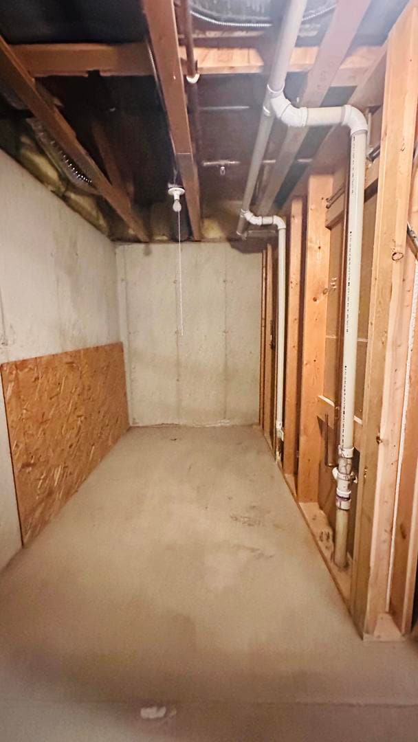 Building Photo - 135 Tanglewood Dr