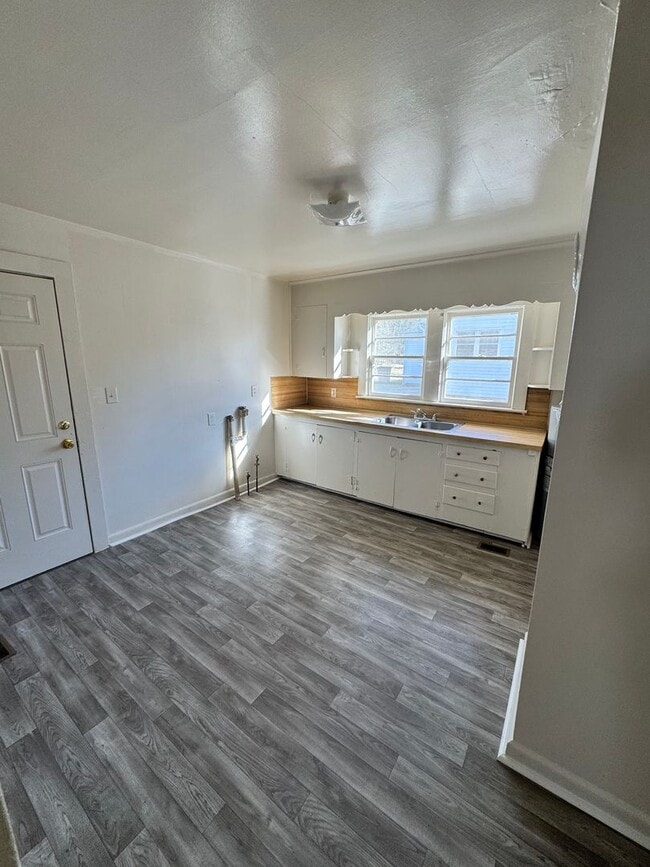 Building Photo - 2/1 in City of Shelby