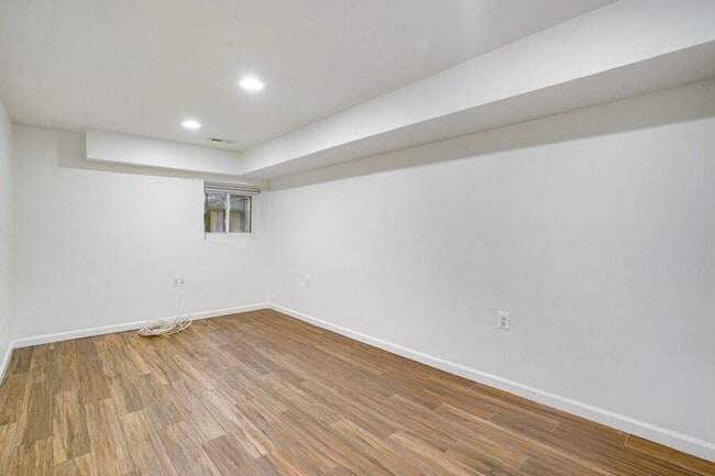 Building Photo - 1108 Lamont St NW