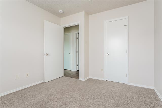 Building Photo - 900 Blewitt Dr