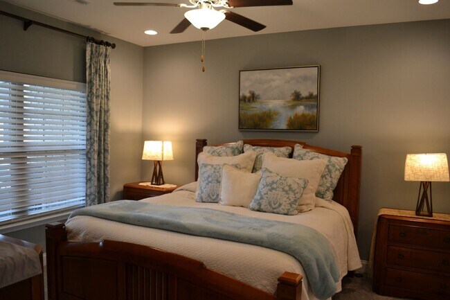 Building Photo - Beautiful Townhome Villa in Millstone Community