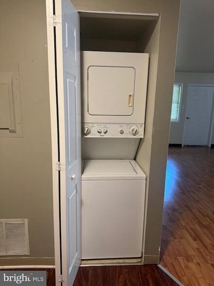 Building Photo - 2101 Cedar Run Dr