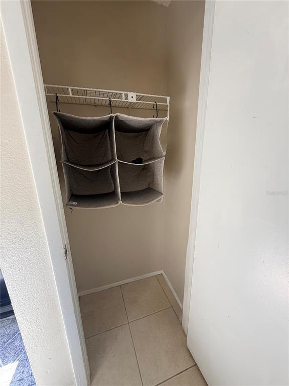 Building Photo - 10053 Lake Oak Cir