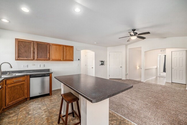 Building Photo - Spacious 3 Bed 3 Bath in the heart of Green Valley Ranch ELECTRICITY INCLUDED IN RENT