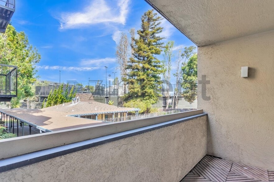 Building Photo - 955 Shorepoint Ct