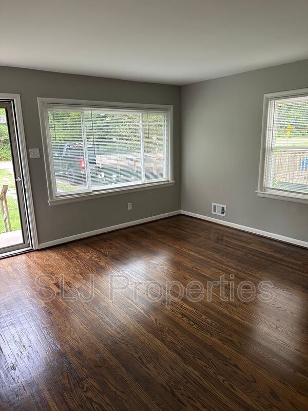 Building Photo - 1622 Greyling Dr