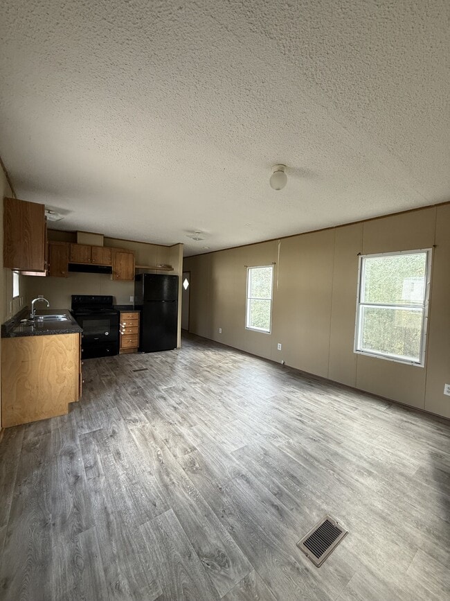 Building Photo - 125 Deer Creek Rd