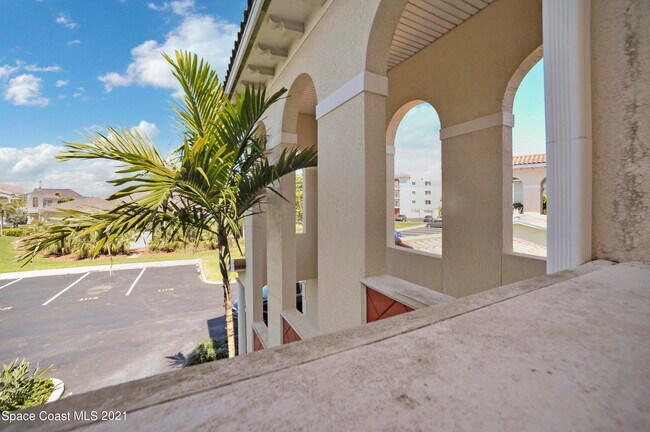 Building Photo - 117 Lancha Cir