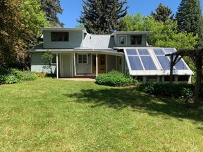 Building Photo - Amazing 2BD/2BA Chautauqua Home!