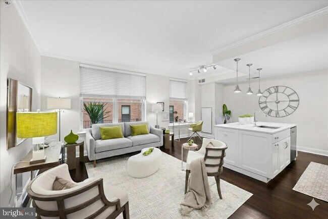 Building Photo - 4915 Hampden Ln