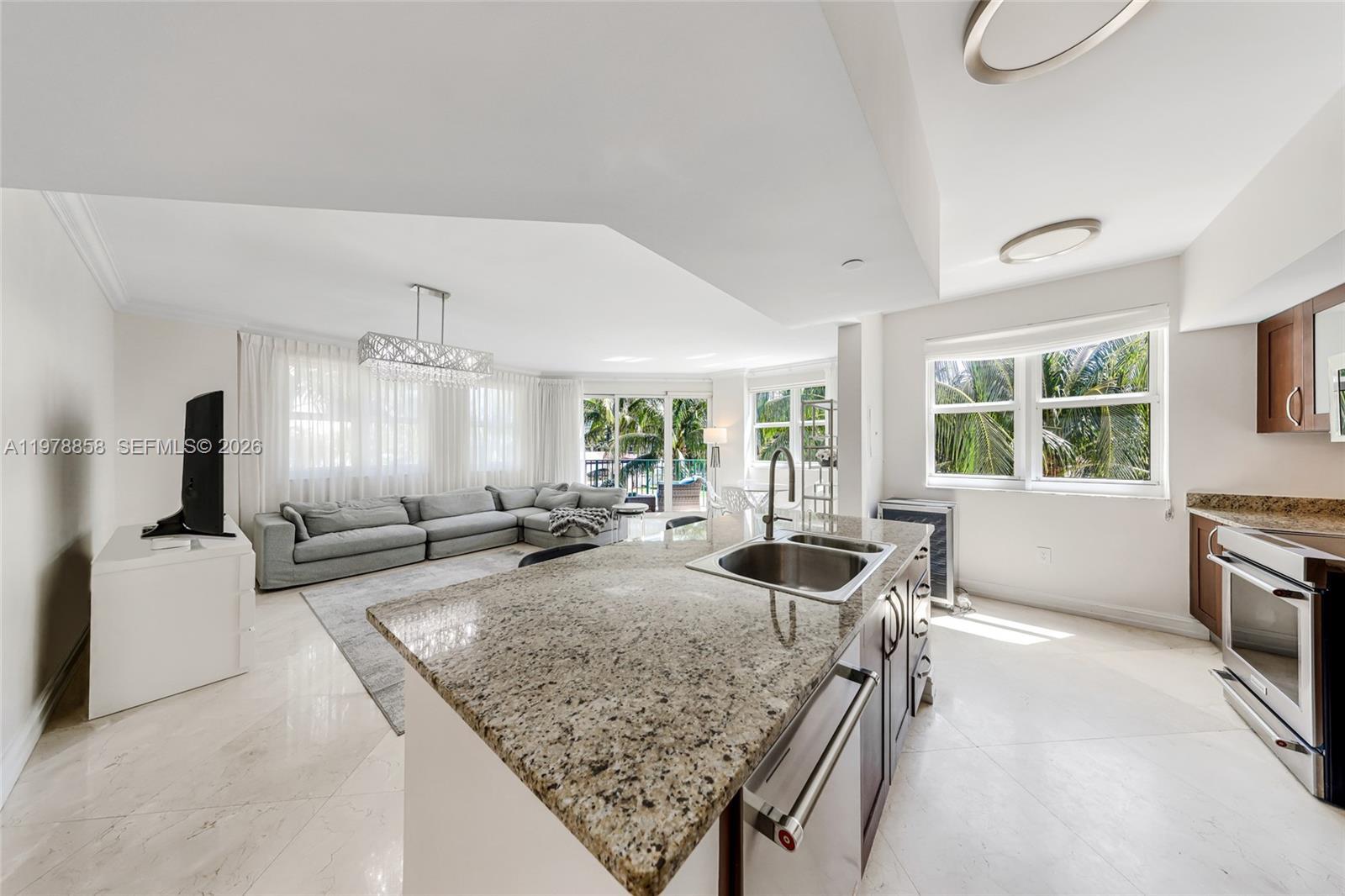 Building Photo - 20000 E Country Club Dr