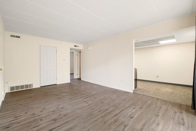 Building Photo - 3145 Bernice Rd
