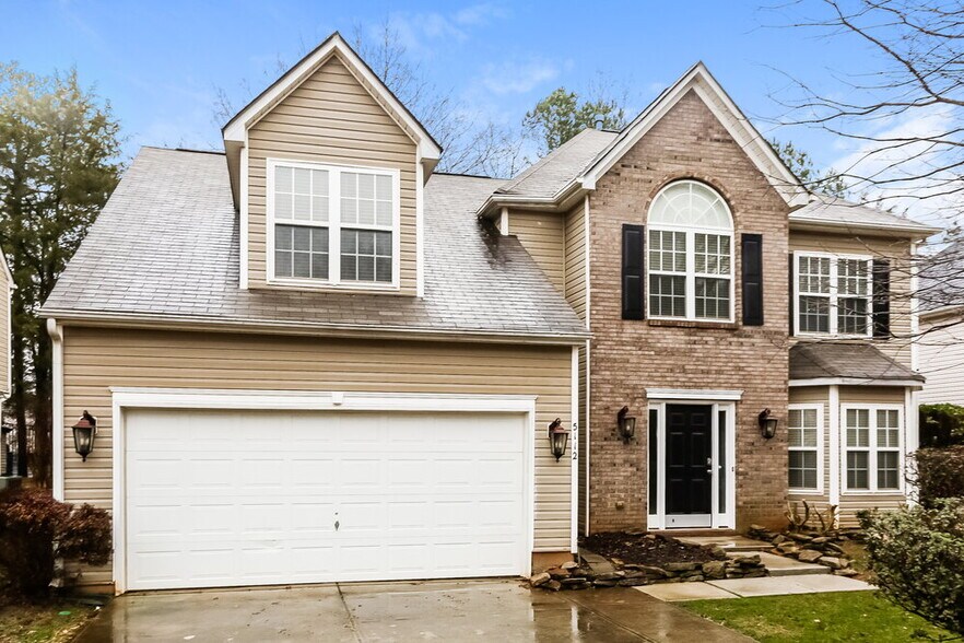 Building Photo - 5112 Kiev Dr