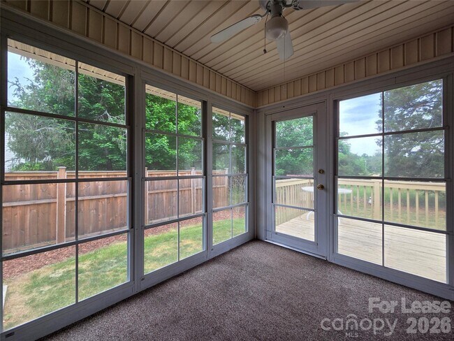 Building Photo - 1319 Mistletoe Ridge Pl NW