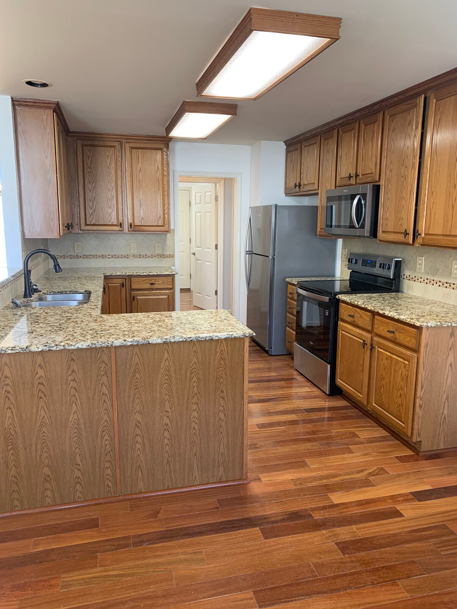 kitchen - 5506 Phillipsburg Dr