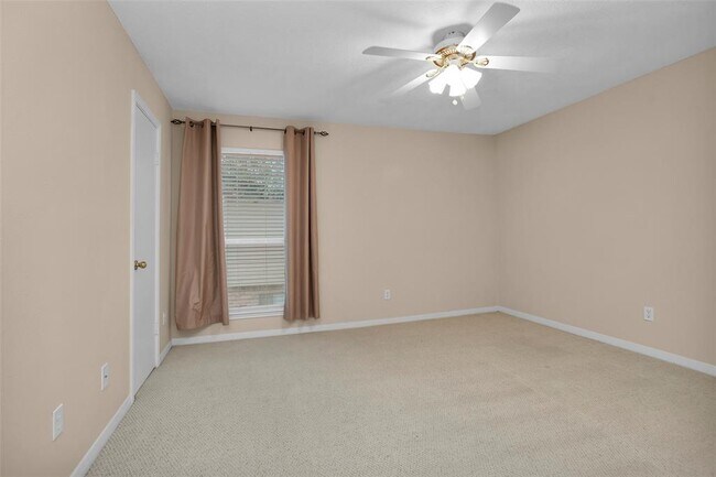 Building Photo - 938 Memorial Village Dr