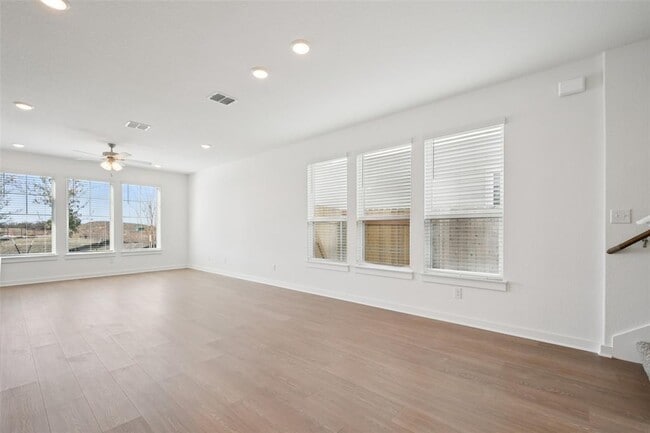 Building Photo - 152 Hartson Dr