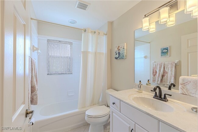 Building Photo - 5595 Greenwood Cir