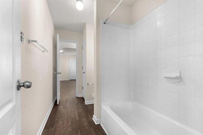 Building Photo - 1209 Laurel Oak Trail