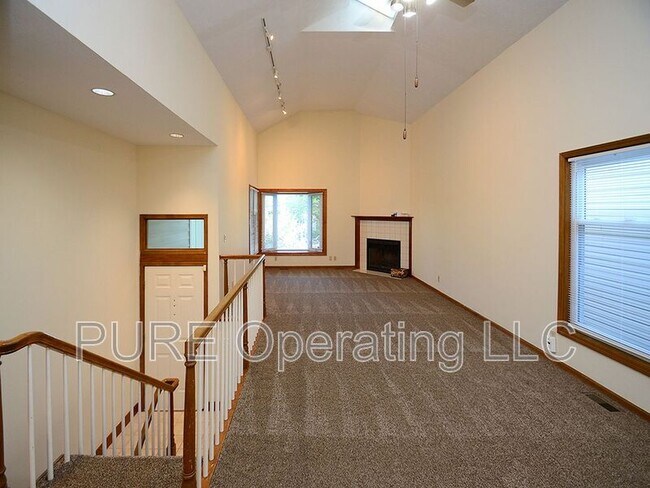Building Photo - 1217 Pierce St