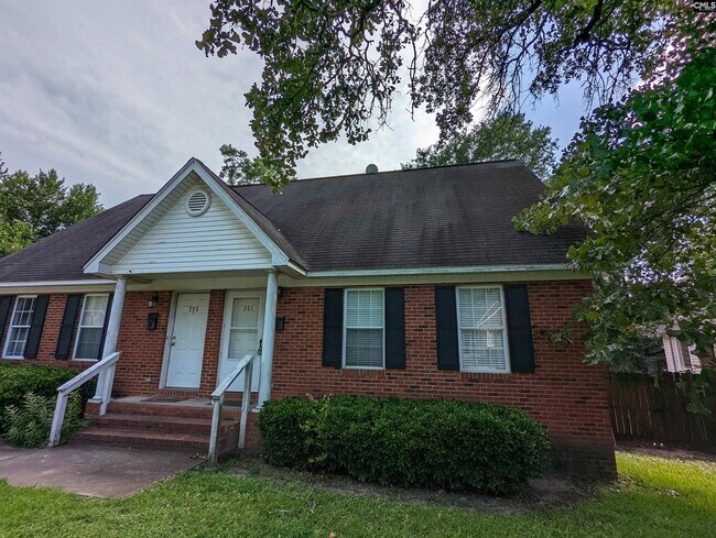 Building Photo - 221 S Pickens St