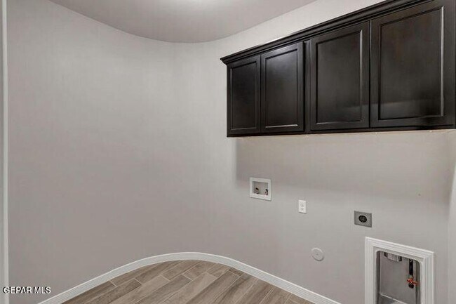 Building Photo - 14904 Tierra Crystal Ave